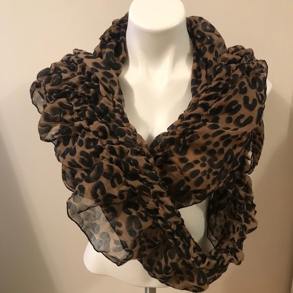 Forever 21 Skarf - Picture 2 of 4